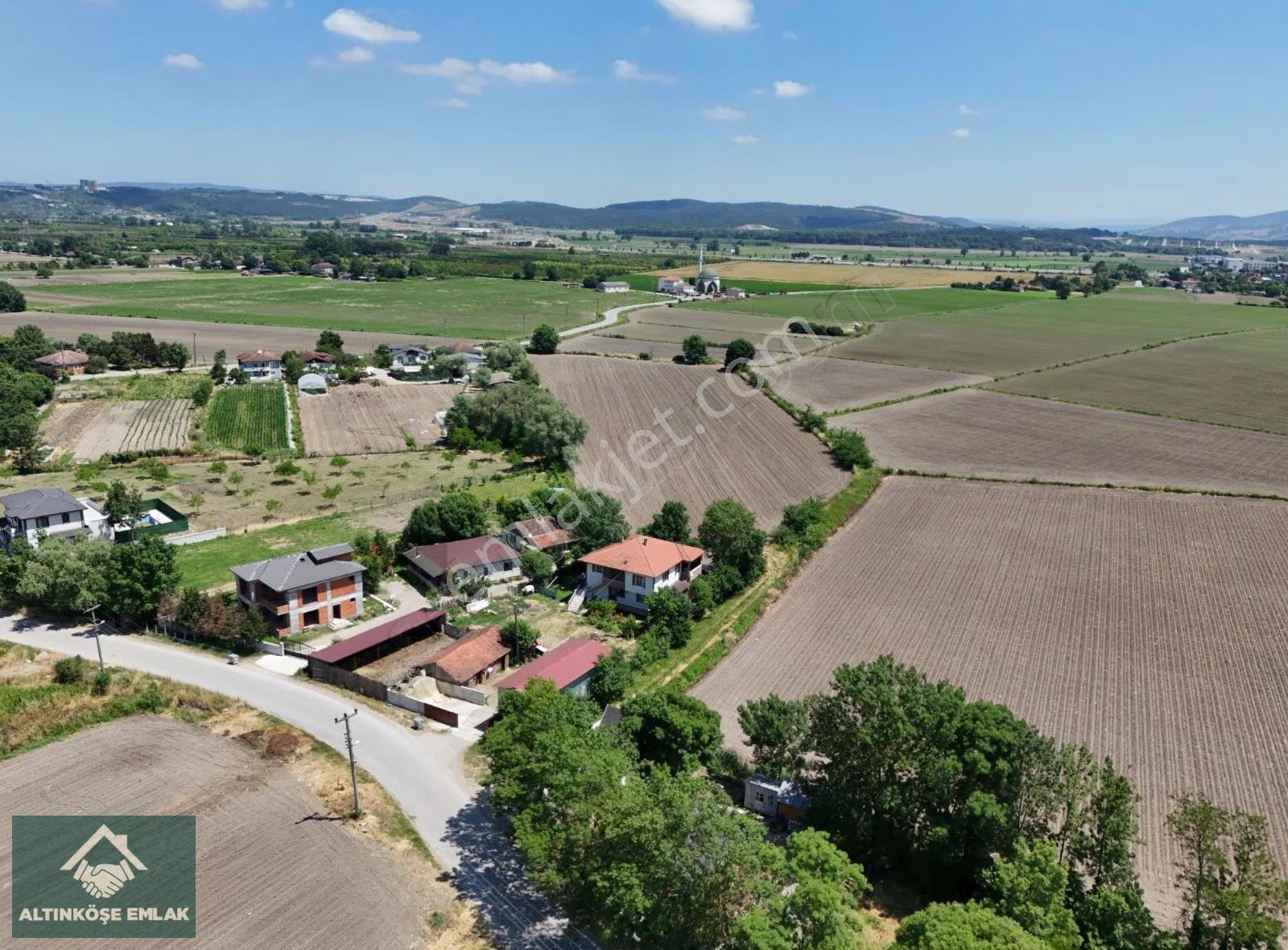 Yazlık'ta İmar Gelecek Alanda,kısmen İmarlı,yollu 15 Dönüm Arazi