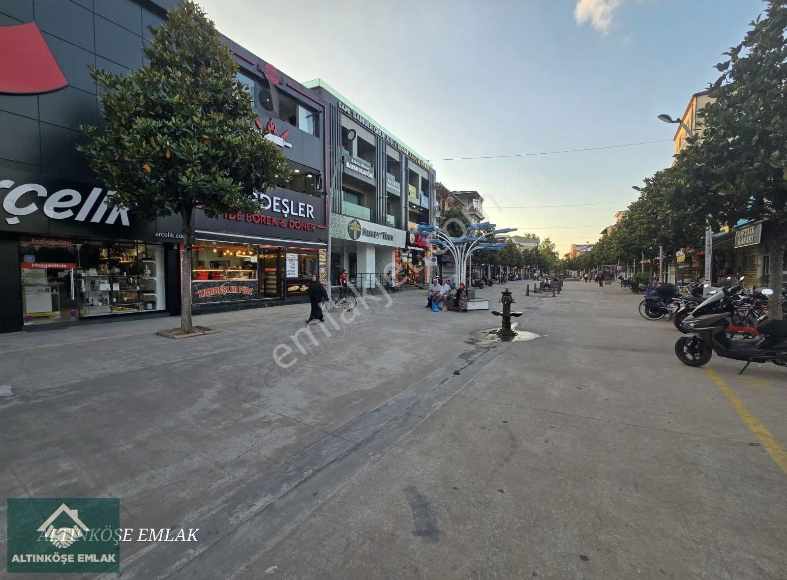 Çarşı Merkezinde Kiralık Tabela Değerli Ofis - Görsel 4
