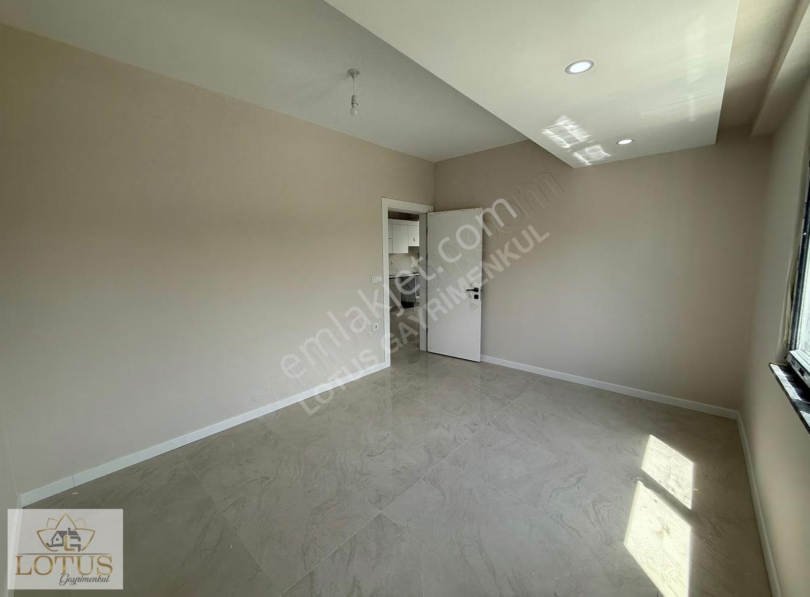 Başiskele Yeşilyurt Merkezi Konum Cadde Üzeri Kiralık 2+1 Daire - Görsel 32