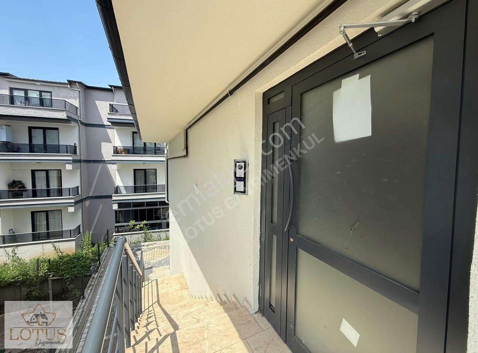Başiskele Yeşilyurt Merkezi Konum Cadde Üzeri Kiralık 2+1 Daire - Görsel 2