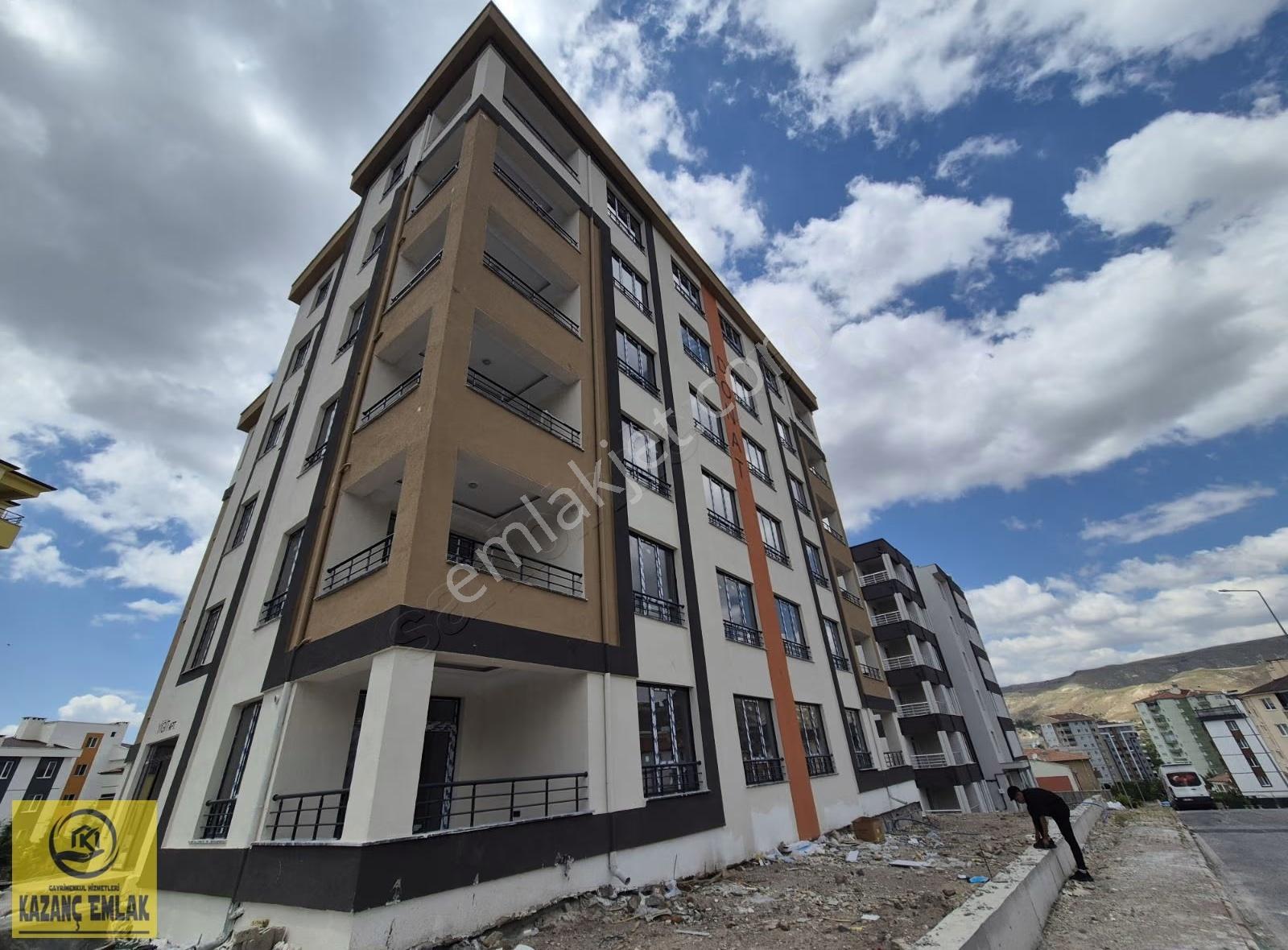 Erkilet'te Düşük Kat,yatay Mimari Sıfır Lüx Daire