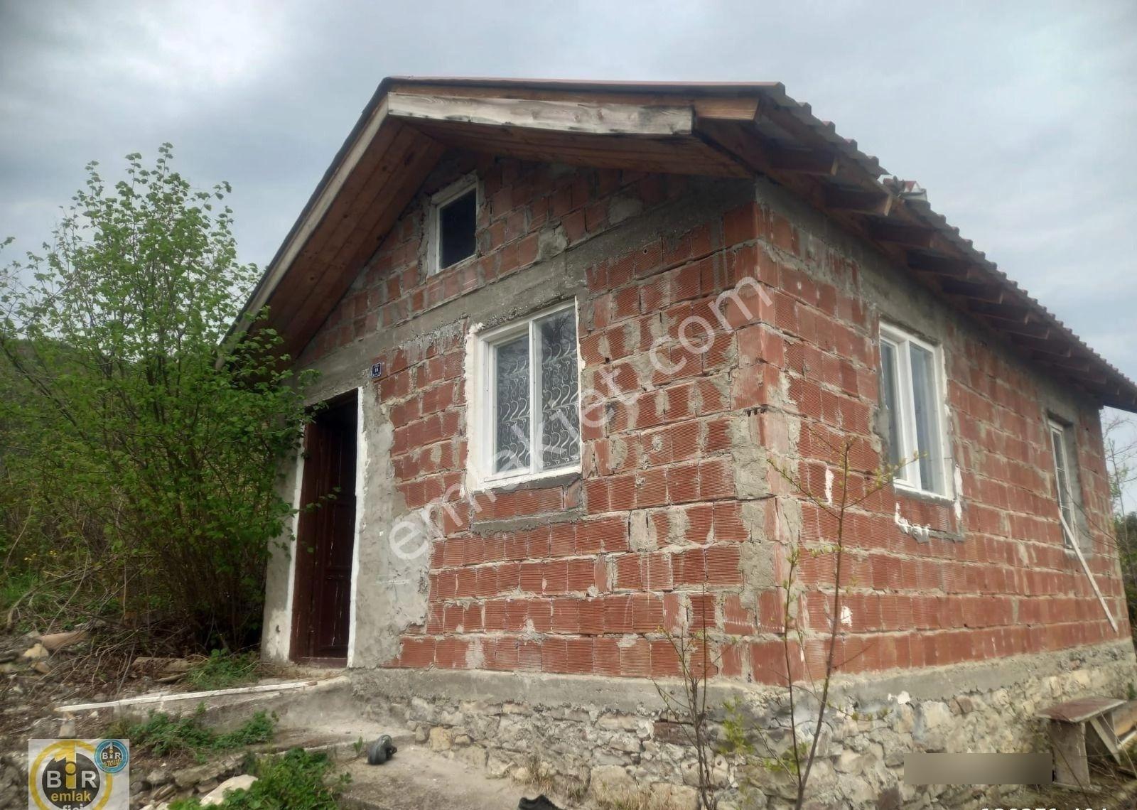 Hızarçayında İçinde Bağ Evi Bulunan 325 Metrekare Tarla - Görsel 2