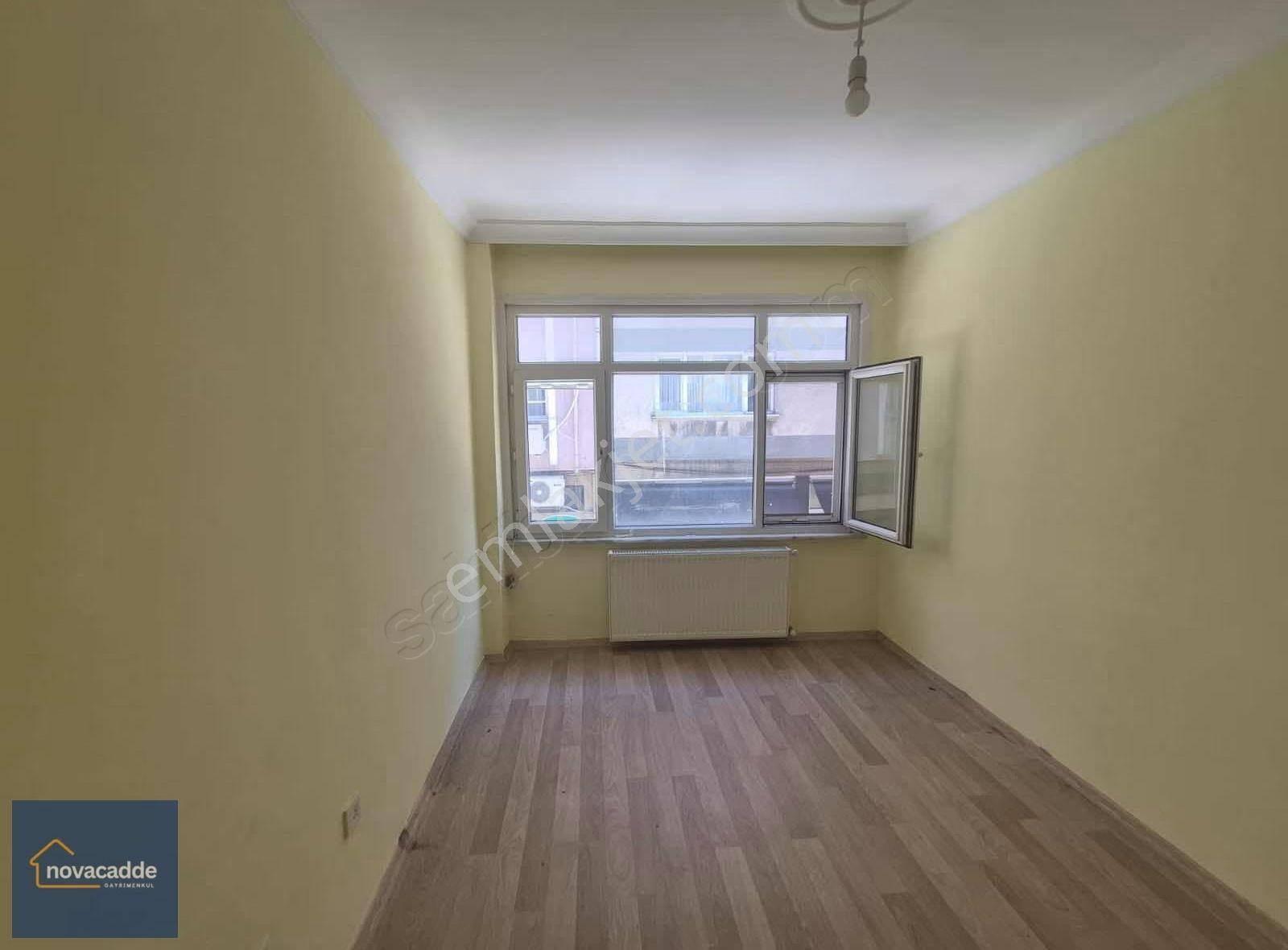 Kadıköy Yeldeğirmeni'nde, Balkonlu 2+1 Satılık Fırsat Daire - Görsel 17