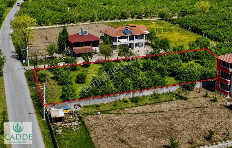 Karapürçek Ahmetlerde Yol Kenarı Doğalgalı 771 M2 Arsa !acil!
