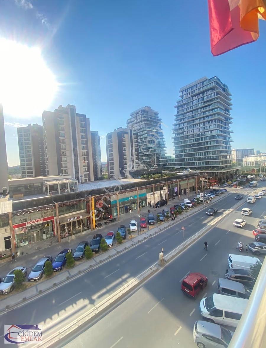 Sahilpark Konutlarında Satılık 2+1 Ebeveyn Banyolu Daire