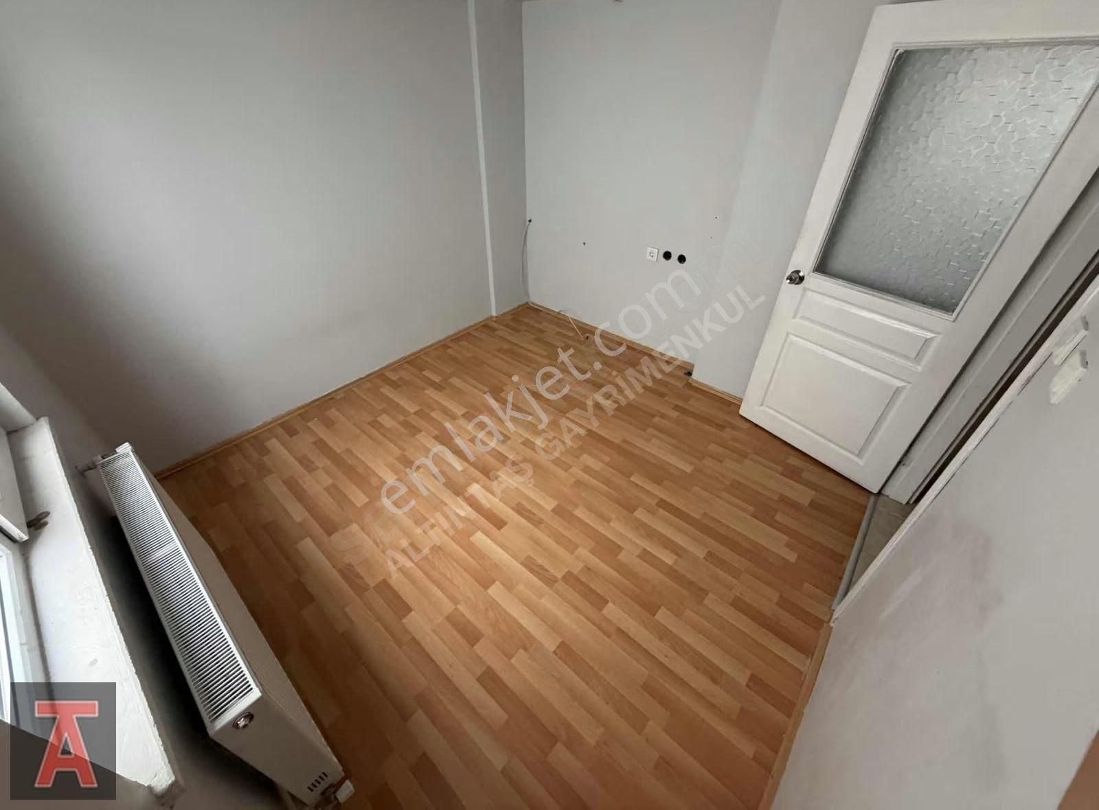 Elvan Mah'de Ara Kat Cadde Yakını Merkezi Lokasyon 3+1 Kiralık - Görsel 16