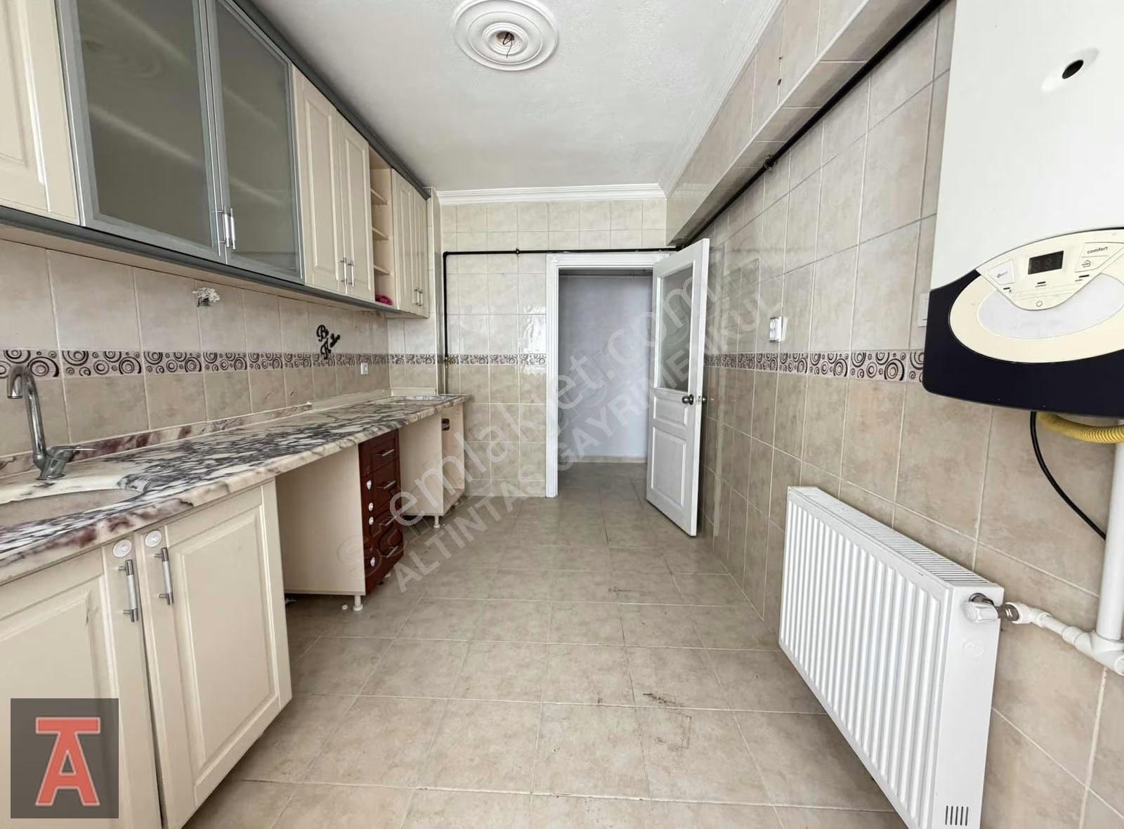 Elvan Mah'de Ara Kat Cadde Yakını Merkezi Lokasyon 3+1 Kiralık - Görsel 11