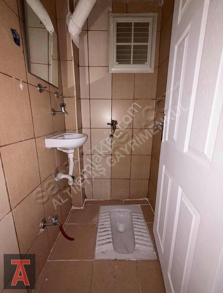Alsancak Mah'de Ara Katta Asansörlü 3+1 Kiralık - Görsel 3