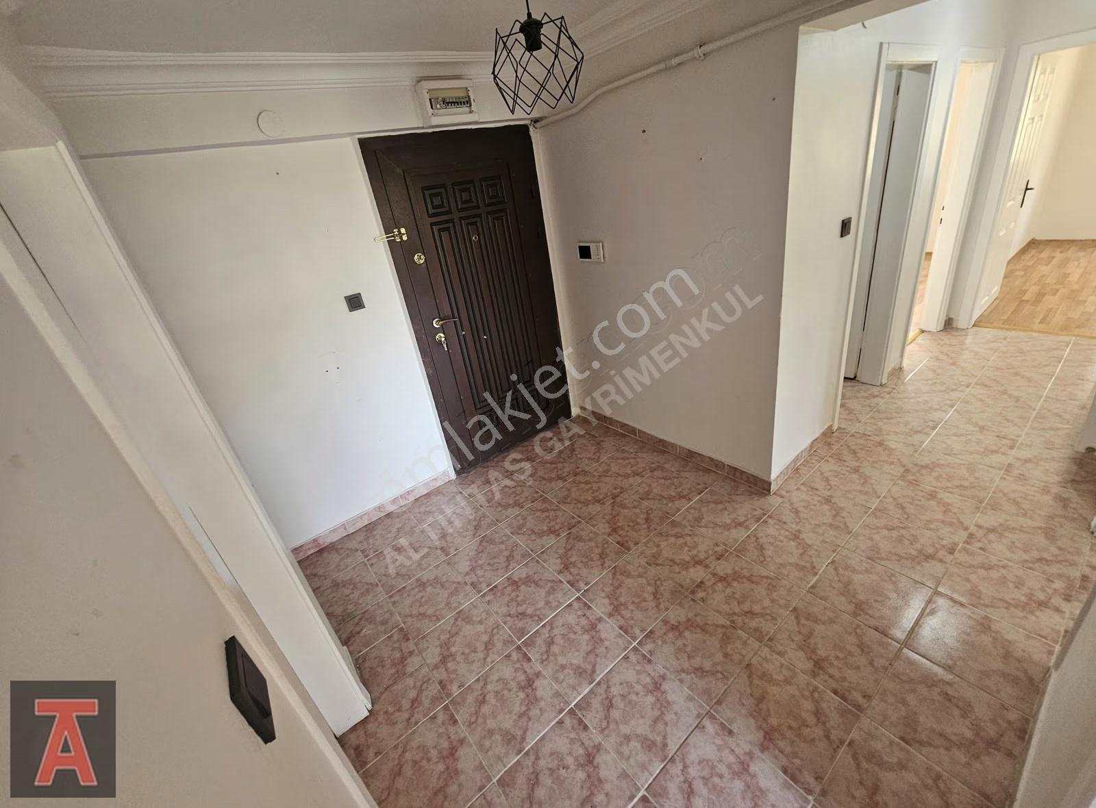 Selçuklu Mah. Ara Katta Ön Cephe Park Manzaralı Kiralık 3+1 - Görsel 11