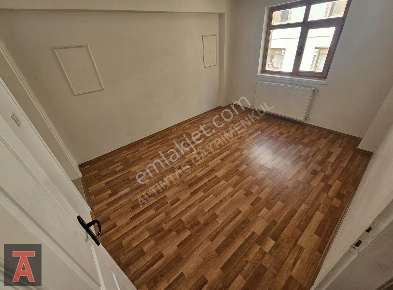 Selçuklu Mah. Ara Katta Ön Cephe Park Manzaralı Kiralık 3+1 - Görsel 5