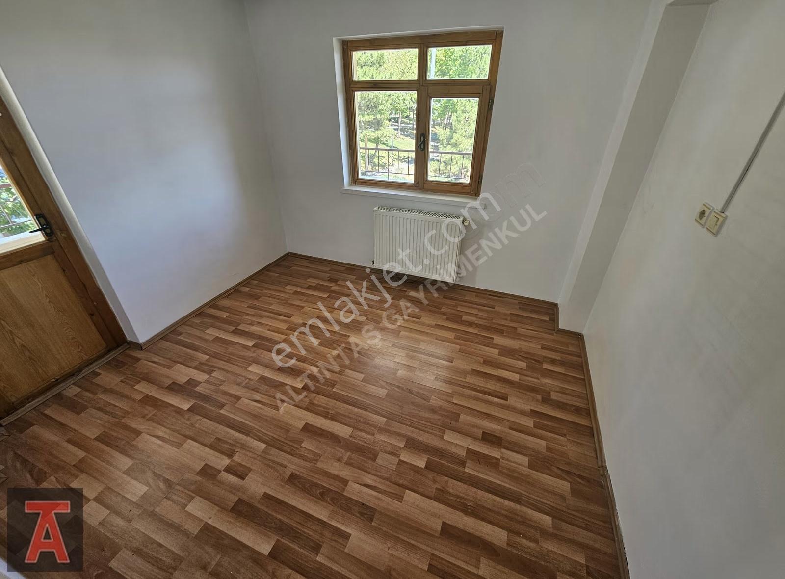 Selçuklu Mah. Ara Katta Ön Cephe Park Manzaralı Kiralık 3+1 - Görsel 3