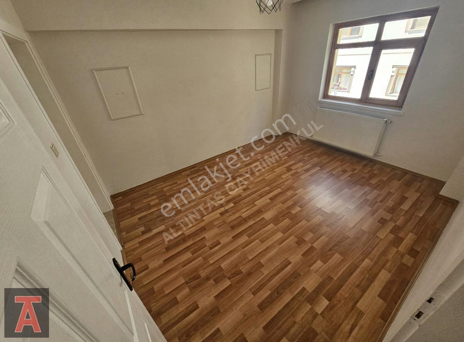 Selçuklu Mah. Ara Katta Ön Cephe Park Manzaralı Kiralık 3+1 - Görsel 4