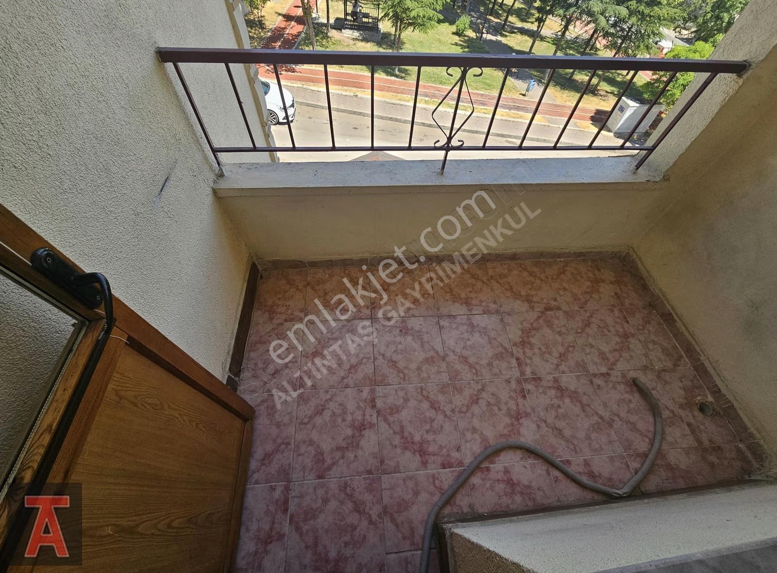 Selçuklu Mah. Ara Katta Ön Cephe Park Manzaralı Kiralık 3+1 - Görsel 12
