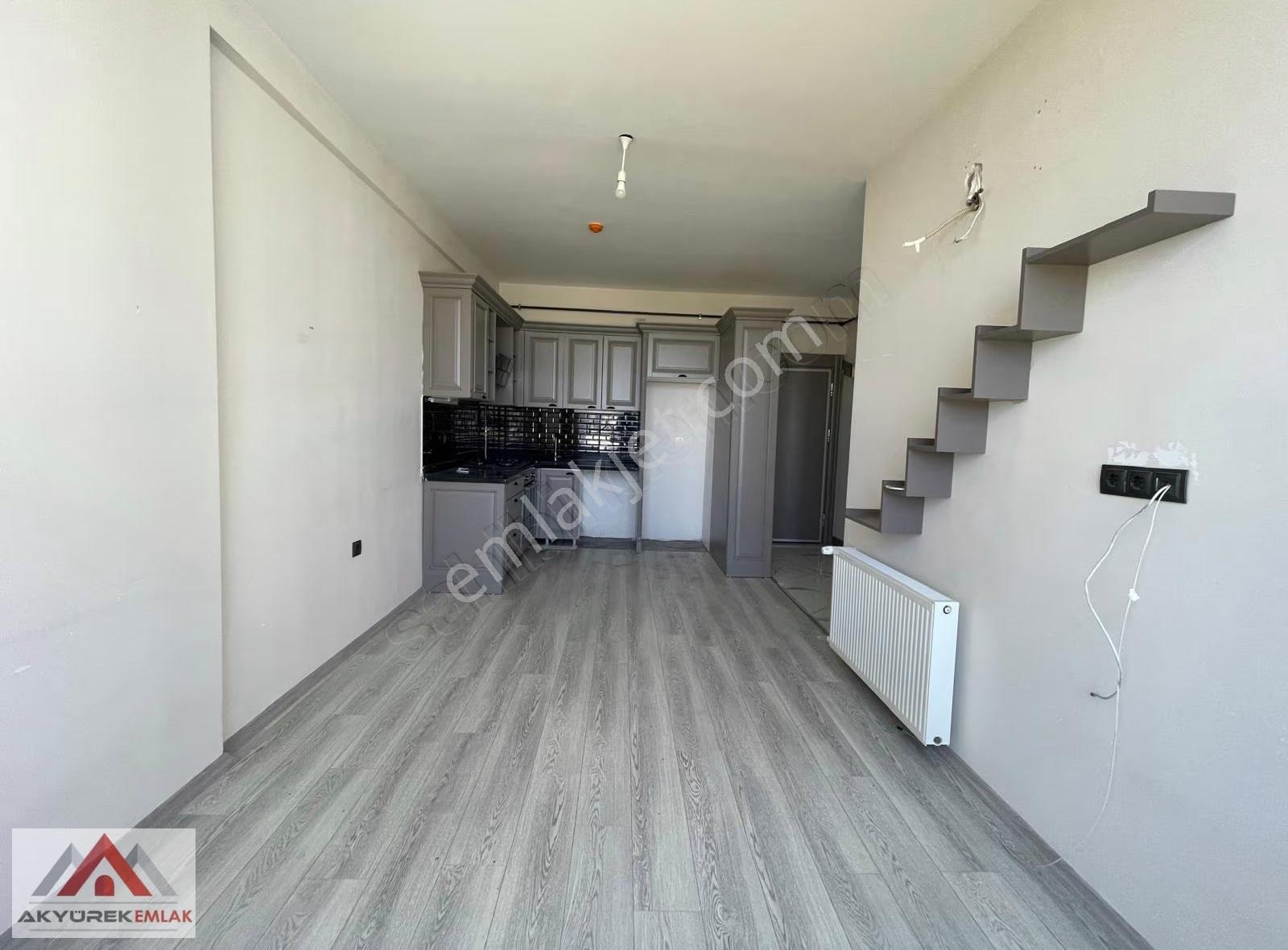 Akyürek Emlaktan Merkez Mh. Havuzlu 2+1 Kiralık