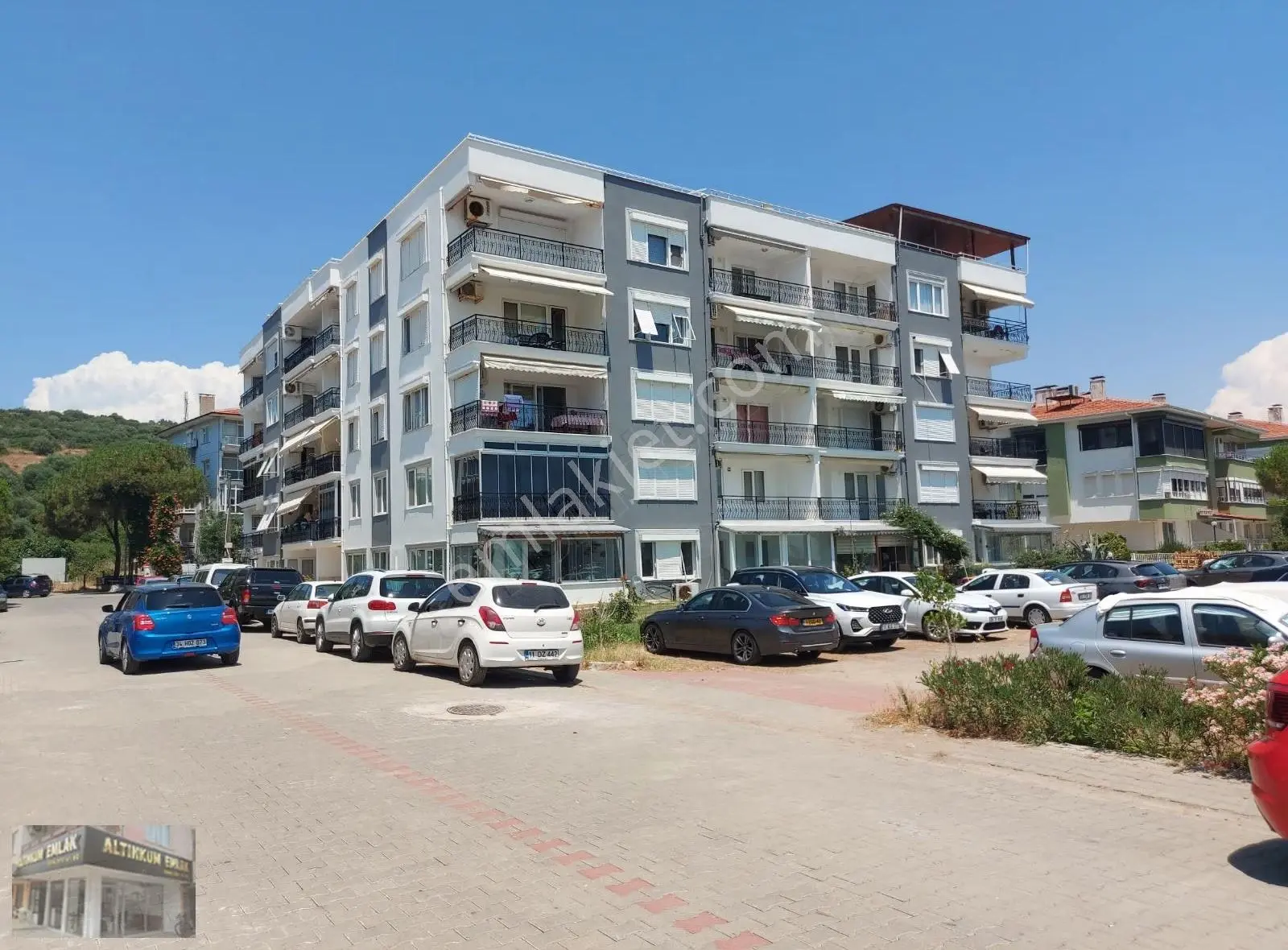 Sarımsaklı'da Merkezde Plaja 100m 2+1 Satılık Daire