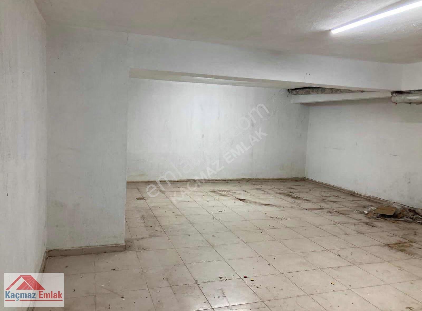 Barbaros Caddesinde Kiralık 3 Katlı Dükkan - Görsel 4