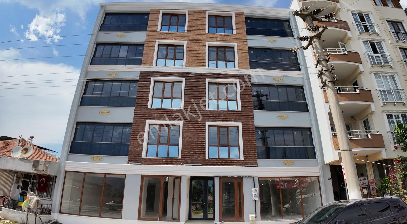 Aydın Kuyucak Merkezde 450 M² Cadde Üzeri Satılık Ticari Dükkan