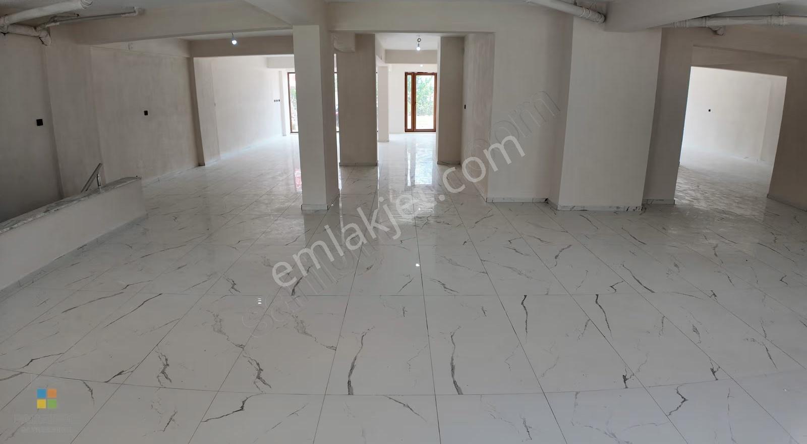 Aydın Kuyucak Merkezde 450 M² Cadde Üzeri Satılık Ticari Dükkan - Görsel 9
