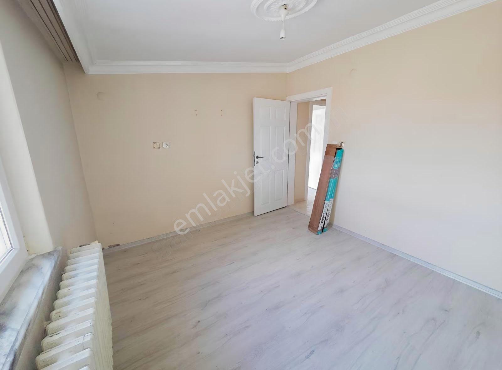 Bahçelievlerde Kiralık Dev Teraslı Ferah Dubleks 4+1 - Görsel 9