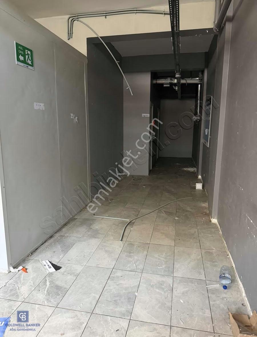 Çekmeköy Alemdağ Da 250 M2 Giriş 80 M2 Depolu Kiralık Dükkan - Görsel 3