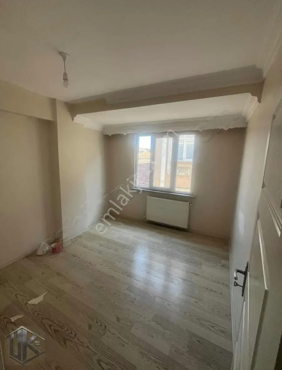 Uğur Gayrimenkul'den Yunus Emre Caddede Kiralık Temiz 2+1 Daire - Görsel 5