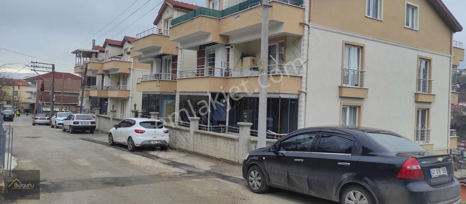 İzmit Yenidoğan'da Manzaralı İmarlı Arsa. - Görsel 3