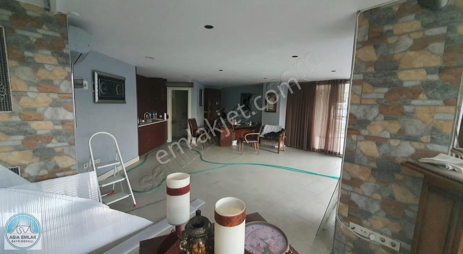 Asia'dan Mükemmel Konumda Kiralık Dükkan - Görsel 6