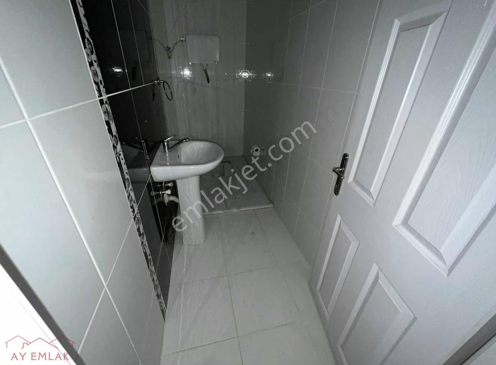 Ay Emlaktan Cadde Üzerinde 3+1 Mutfak Ayrı Kiralık Daire. - Görsel 7