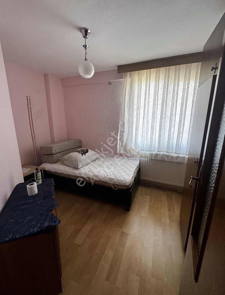 Güzelce'de Deniz Manzaralı Geniş Teraslı 3+2 Satılık Daire - Görsel 9