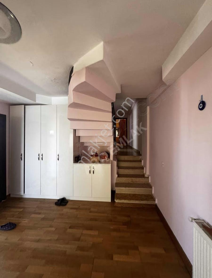 Güzelce'de Deniz Manzaralı Geniş Teraslı 3+2 Satılık Daire - Görsel 5