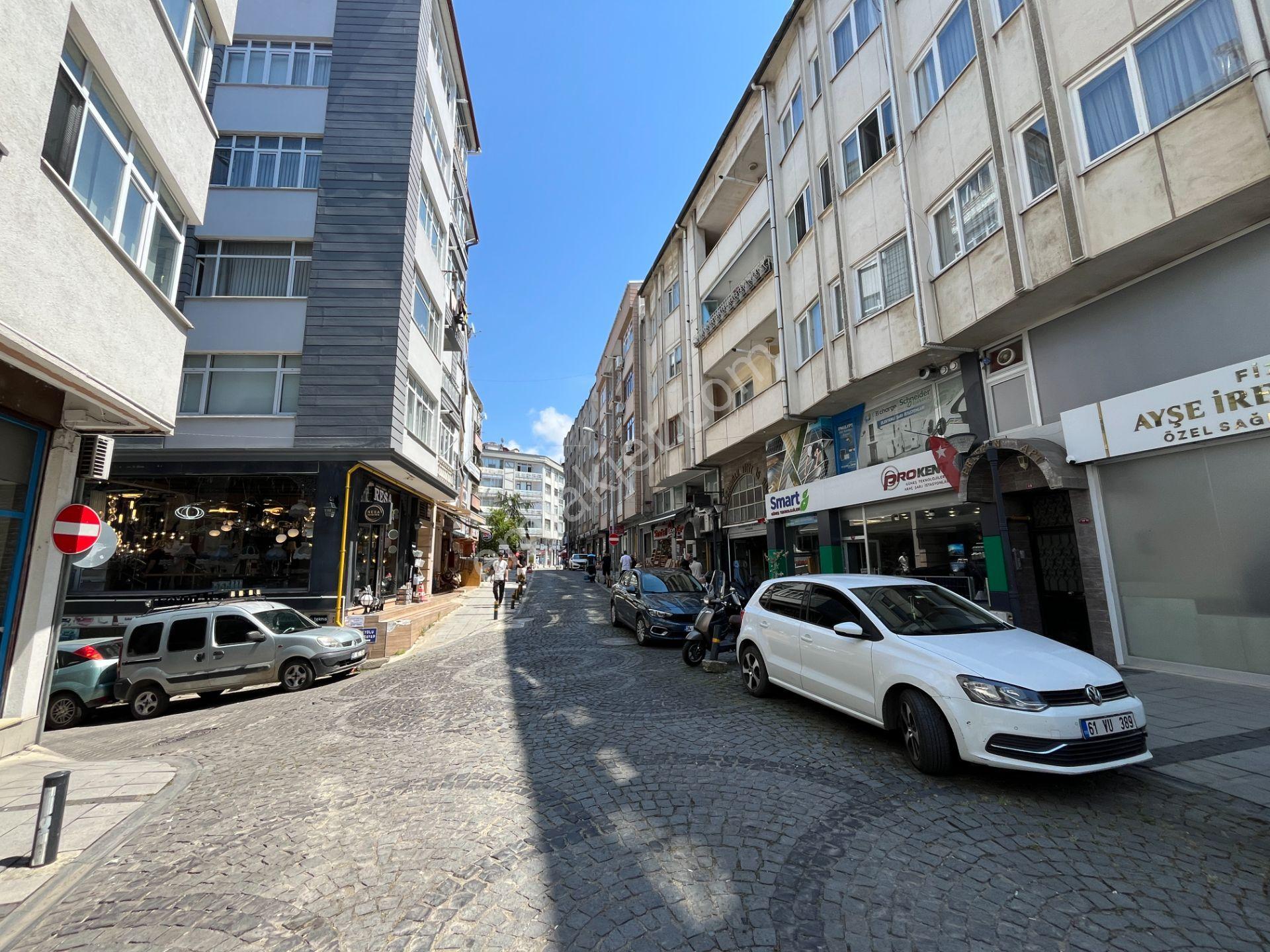 Meydan'da Kiralık Fırsat Dükkan | Merkezi Konum | Dekorasyonlu - Görsel 19