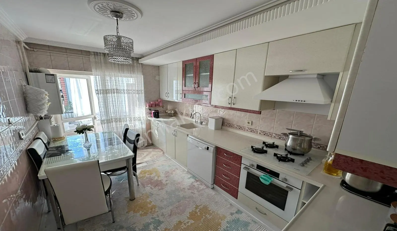 Ufuktepe Pazaryanı 3+1 Orta Kat Geniş Daire Arayanlara Fırsat