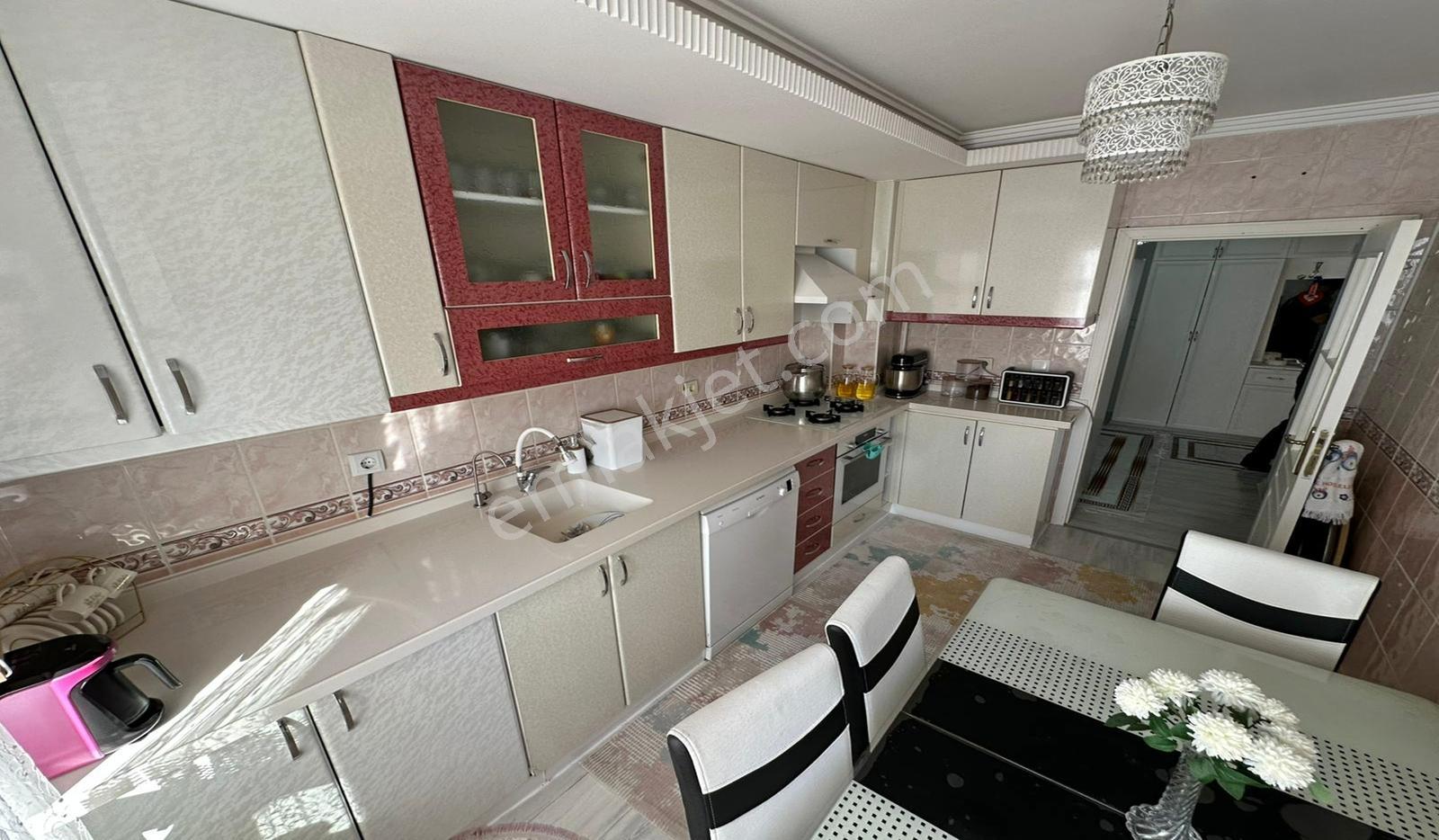 Ufuktepe Pazaryanı 3+1 Orta Kat Geniş Daire Arayanlara Fırsat - Görsel 7