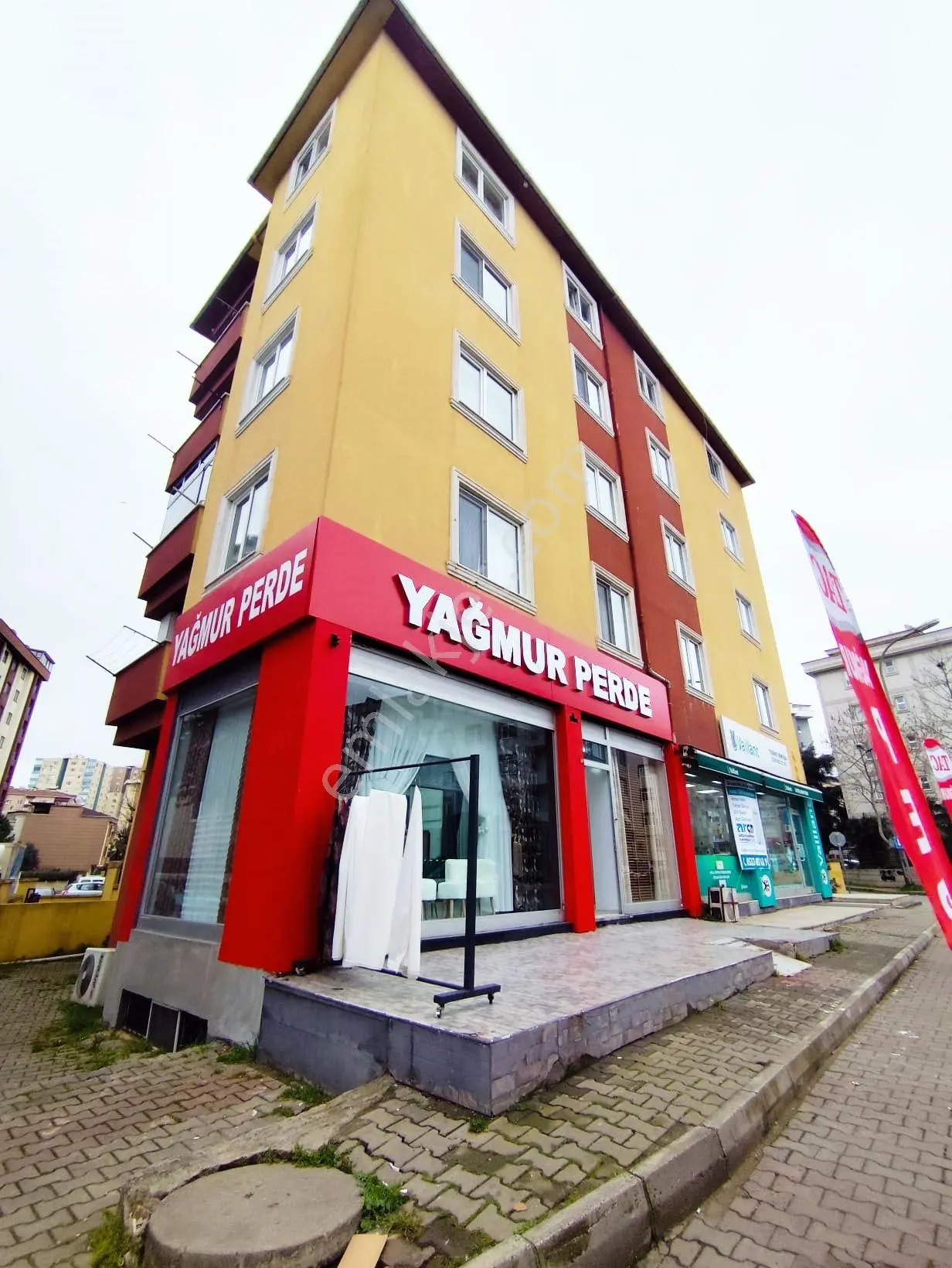 Mertcan Dan Soğanlık Çarşıda Arakat 2+1 Kredi Limitsiz - Kapalı Balkonlu