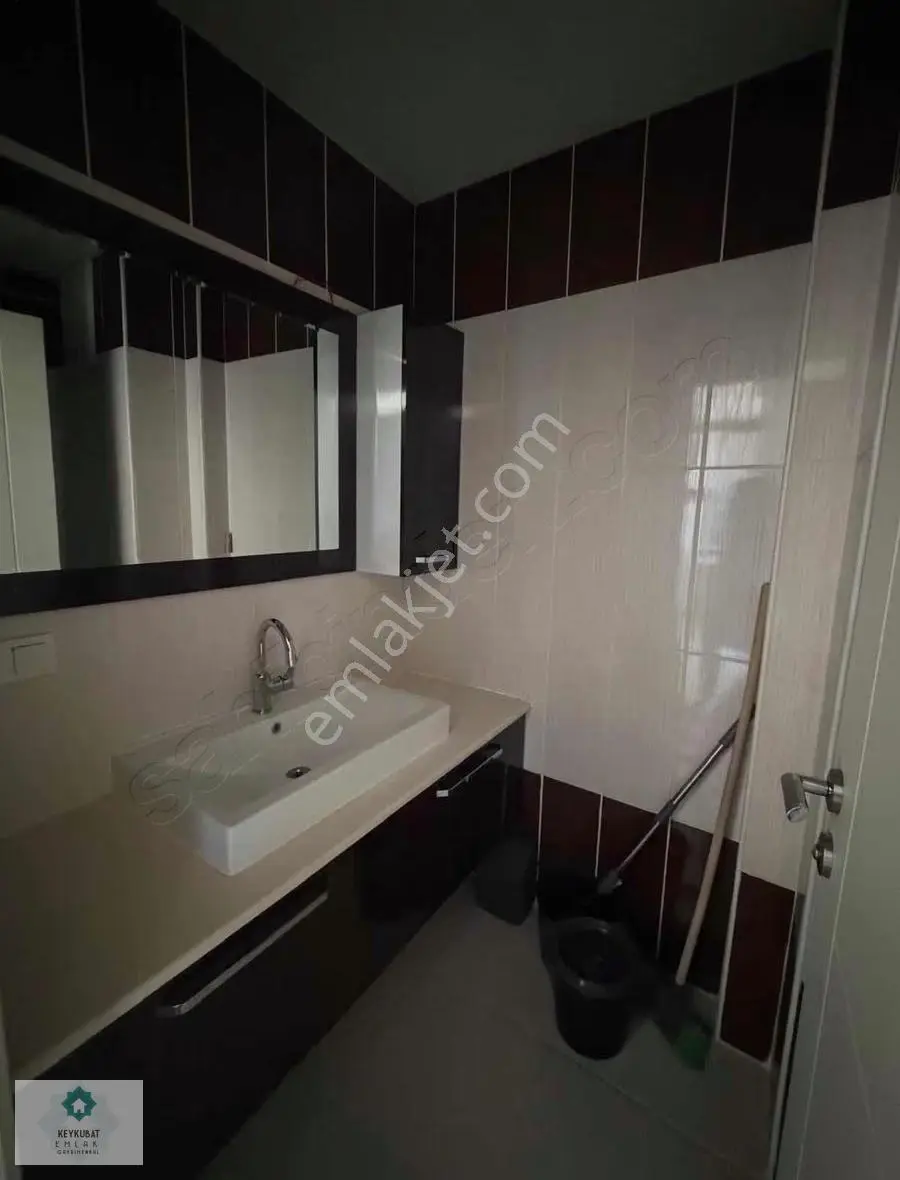 Sekçuk Üniversitesine Yürüme Mesafesinde 3+1 Eşyalı Kiralık - Görsel 3