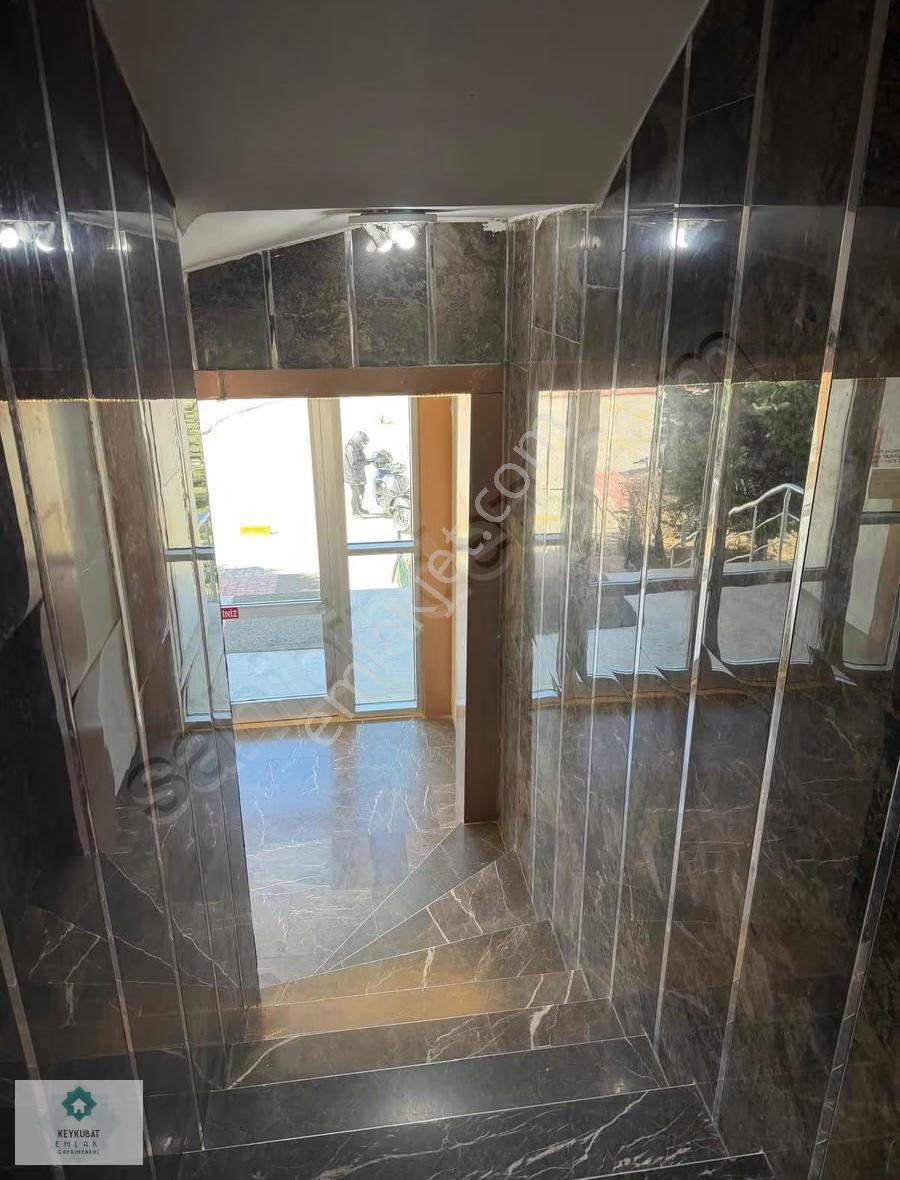 Sekçuk Üniversitesine Yürüme Mesafesinde 3+1 Eşyalı Kiralık - Görsel 8