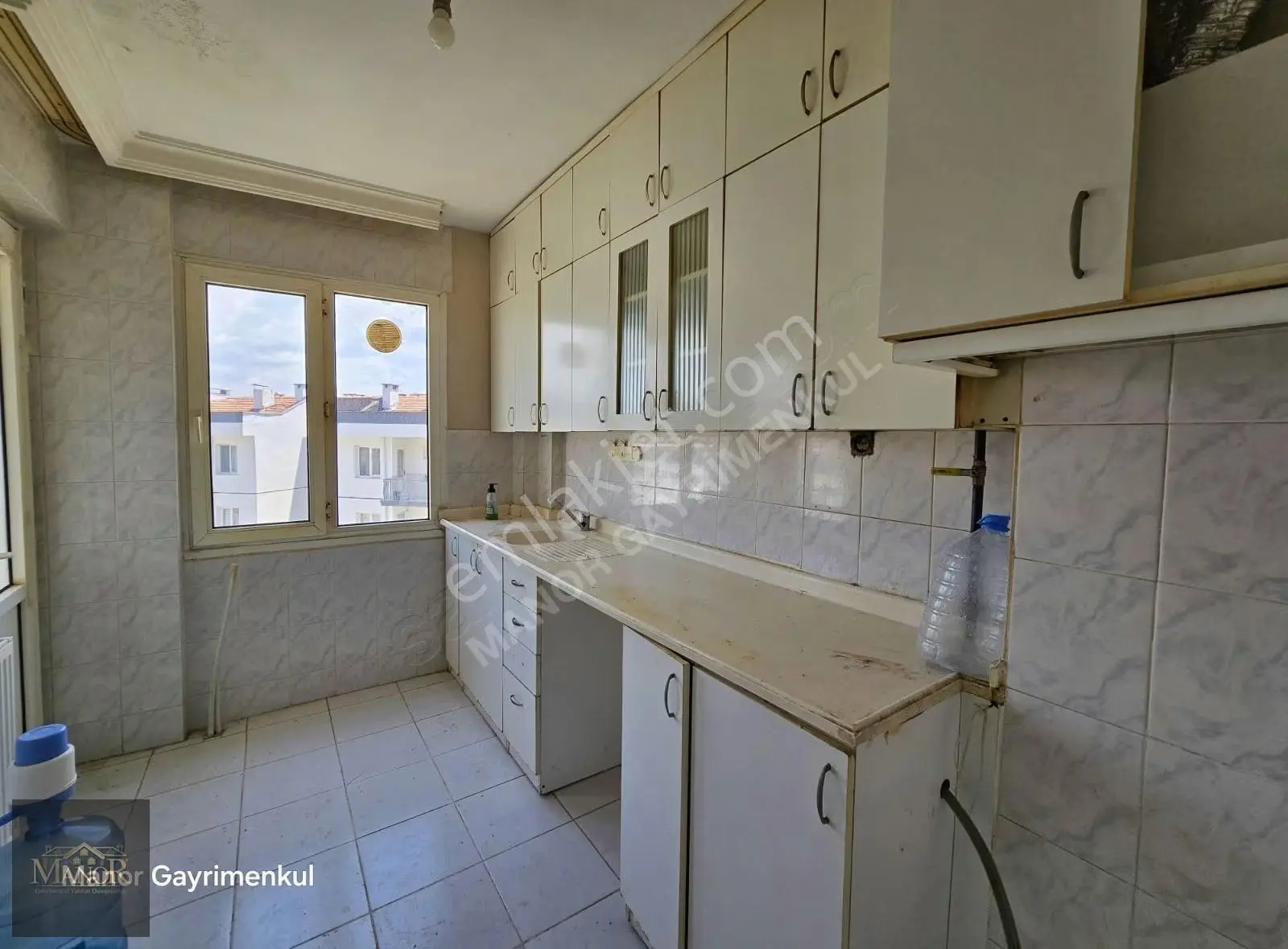 Kuşadası Hacıfeyzullah Mahallesinde 2+1 Doğalgazlı Kiralık Daire - Görsel 2