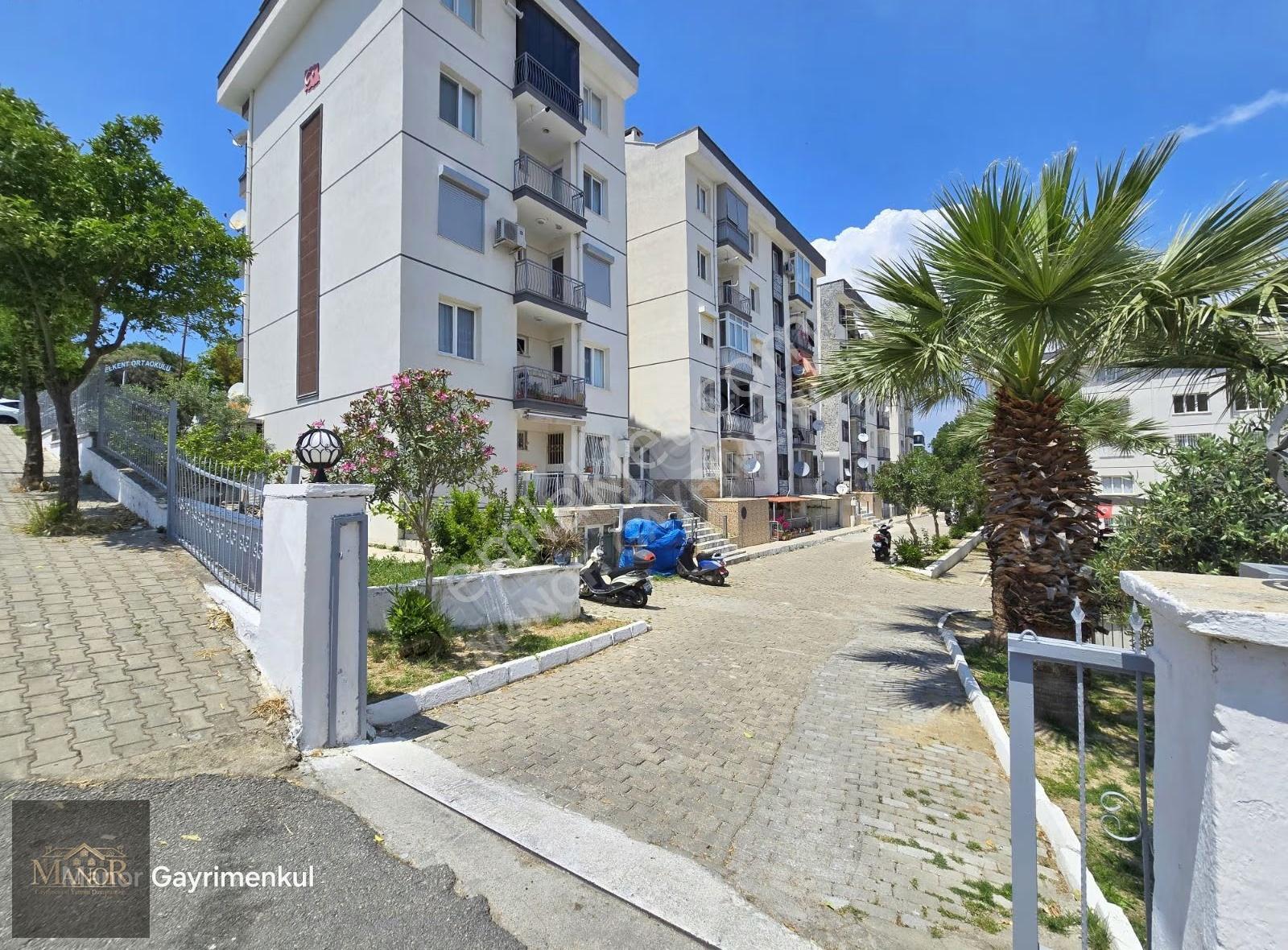 Kuşadası Hacıfeyzullah Mahallesinde 2+1 Doğalgazlı Kiralık Daire