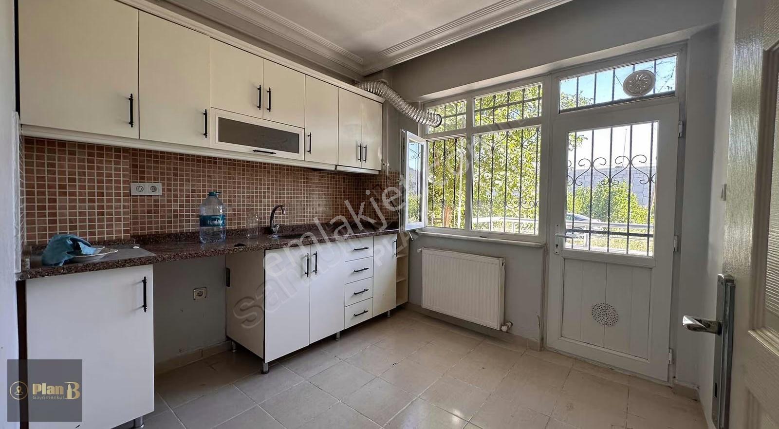 Yeşilova Merkez'de Aile Apartmanında 2+1 Kiralık Daire - Görsel 20