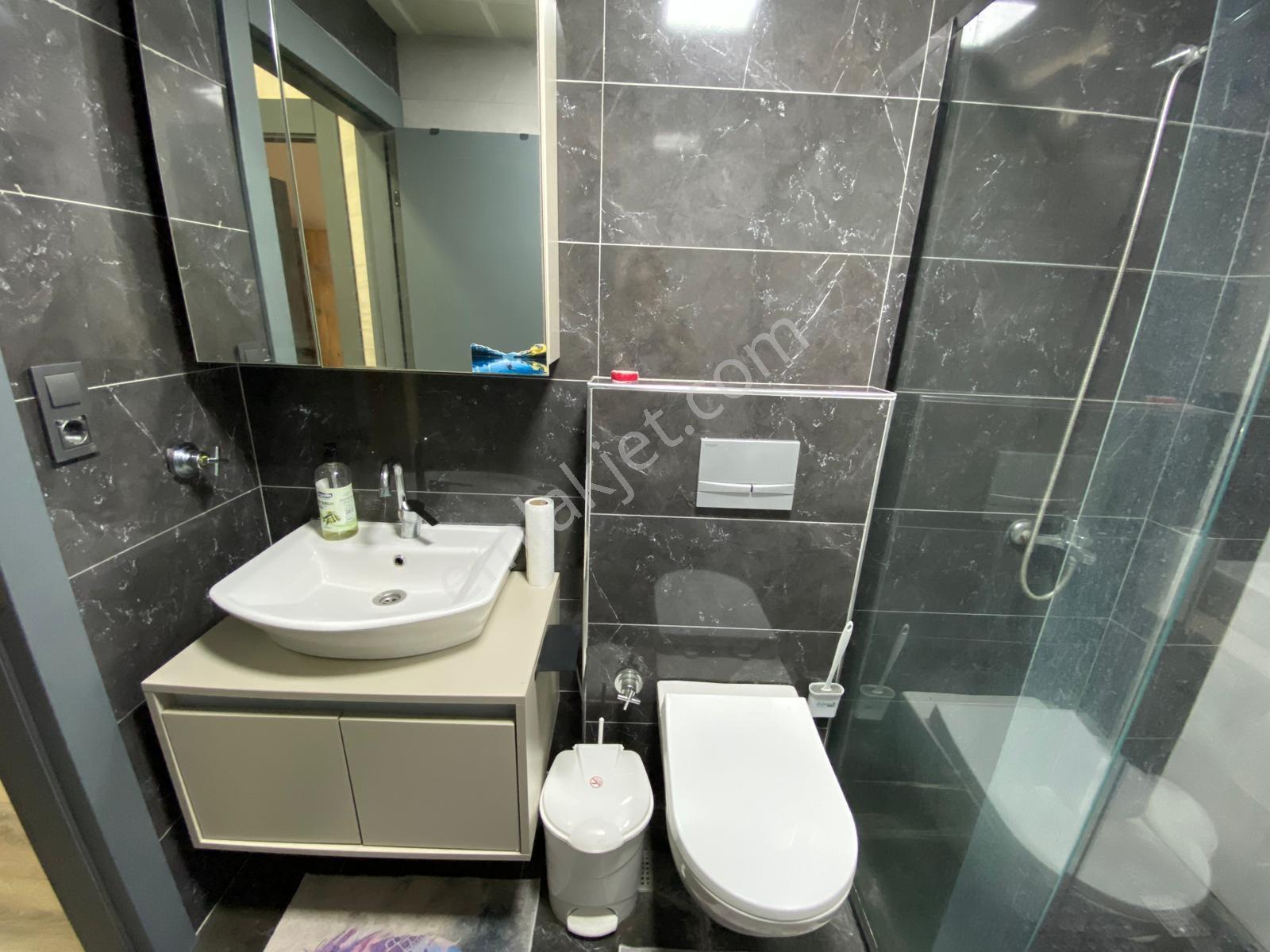 Alaçatı'dan İncek'te Bulvar Yakını 1+1 Eşyalı Kiralık Daire - Görsel 35
