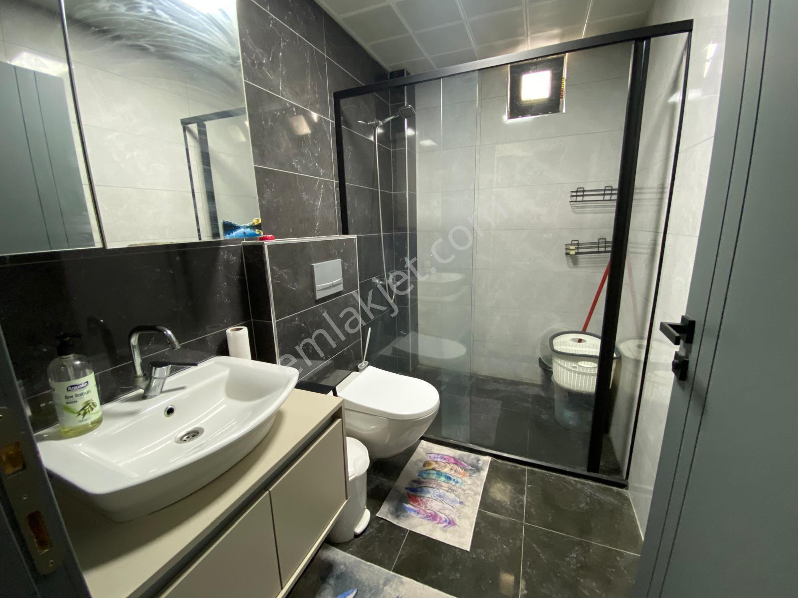 Alaçatı'dan İncek'te Bulvar Yakını 1+1 Eşyalı Kiralık Daire - Görsel 33