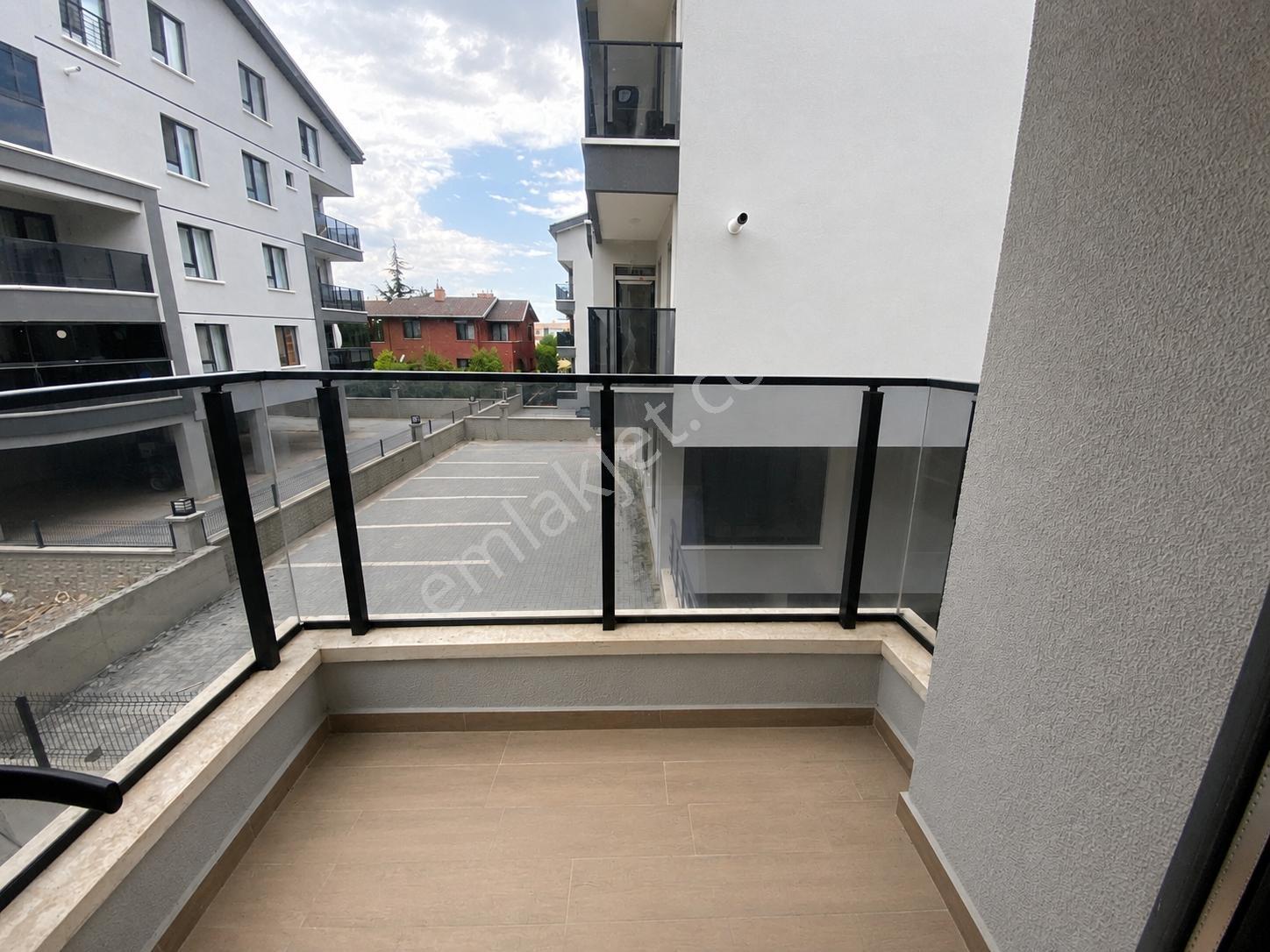 Alaçatı'dan İncek'te Bulvar Yakını 1+1 Eşyalı Kiralık Daire - Görsel 20