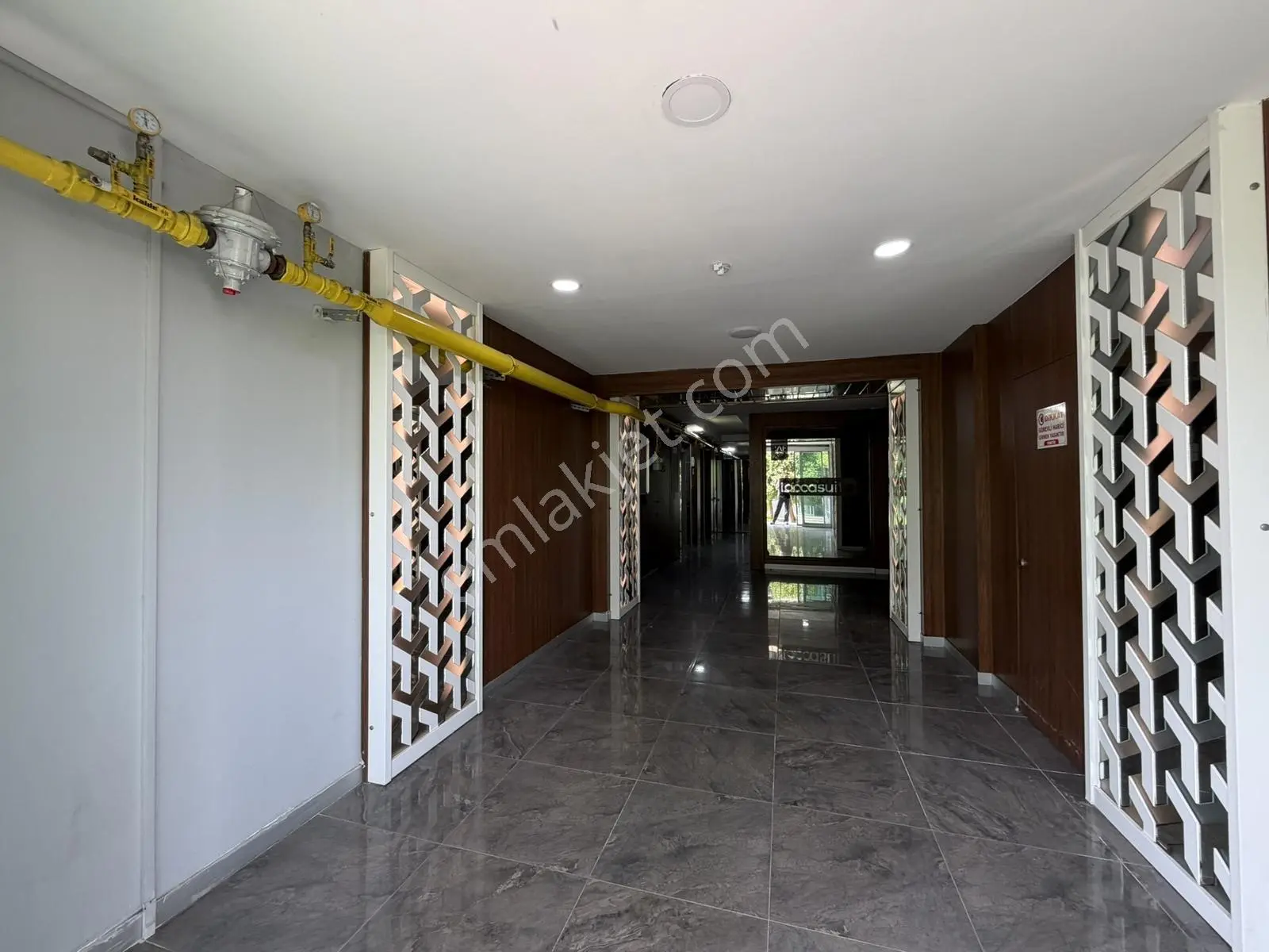 Arve'den Çiftlikköy'ün Prestijli Sitesinde 1+1 Eşyalı Kiralık - Görsel 19
