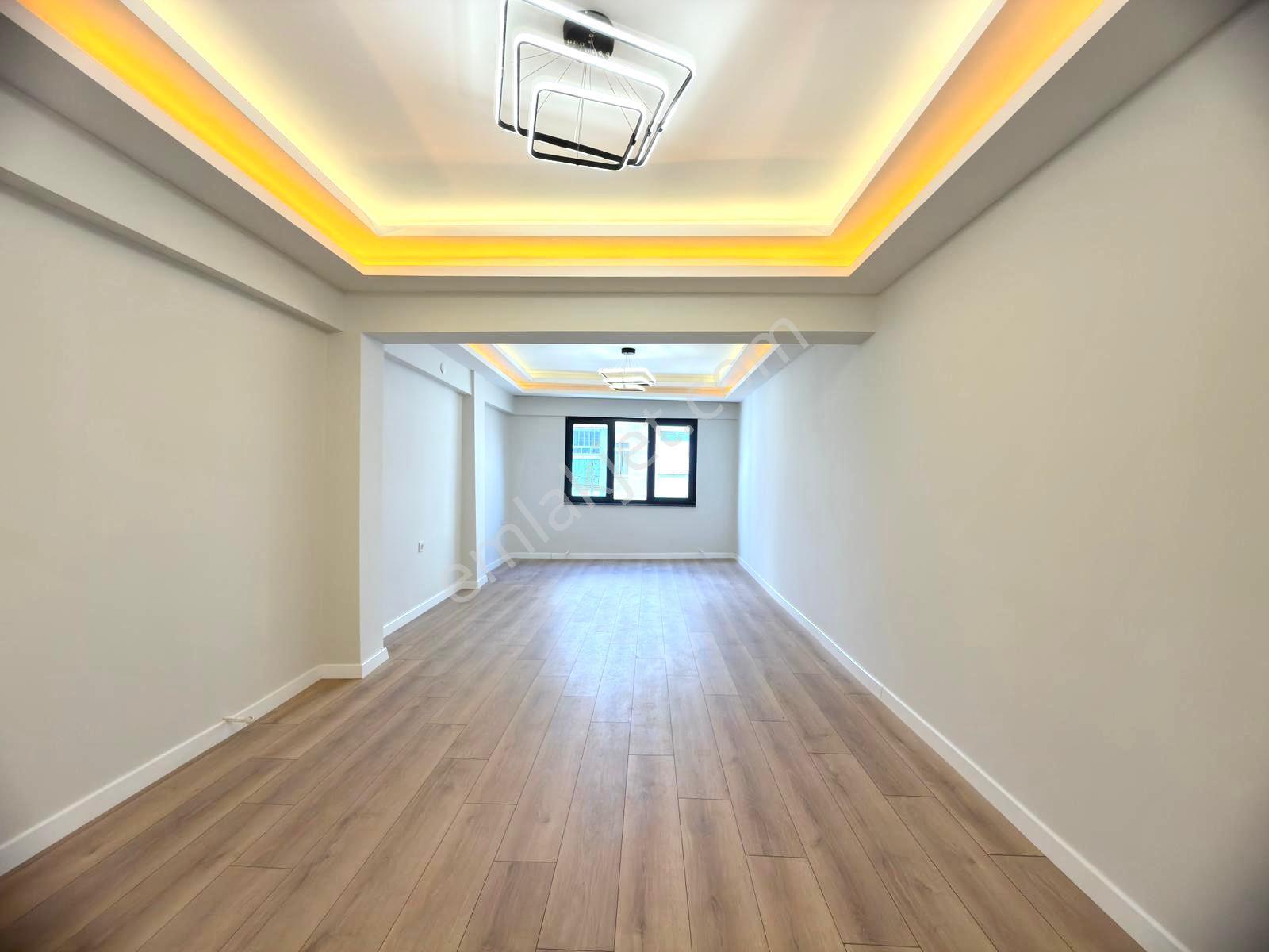 Referans'tan Akçay Merkez'de Full Yapılı Ön Cephe Denize 50 Mt 2+1 Daire - Görsel 3