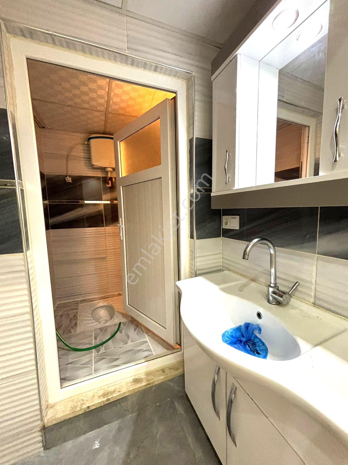 Naz Bayrakta Giriş Kat 3+1/130 M2 İçerisi Komple Yenilenmiş Harika Daire 3.350.000 Tl - Görsel 12