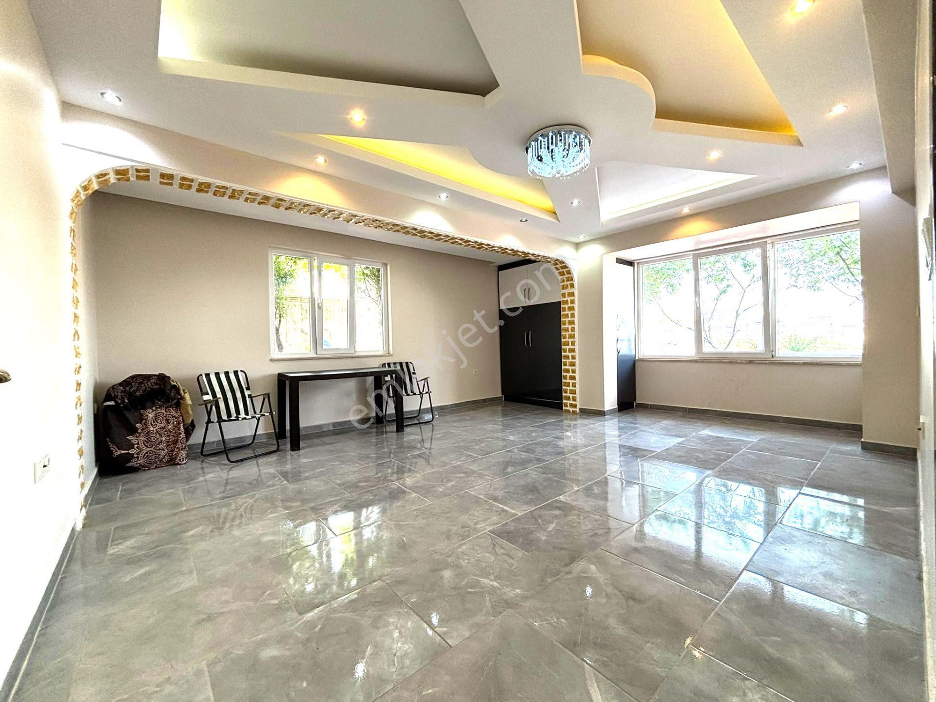 Naz Bayrakta Giriş Kat 3+1/130 M2 İçerisi Komple Yenilenmiş Harika Daire 3.350.000 Tl - Görsel 3