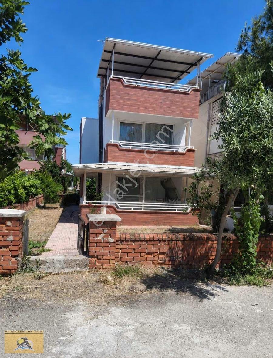 Denize 300metre Uzaklıkta Bahçeli Site İçersinde Trıplex - Görsel 5