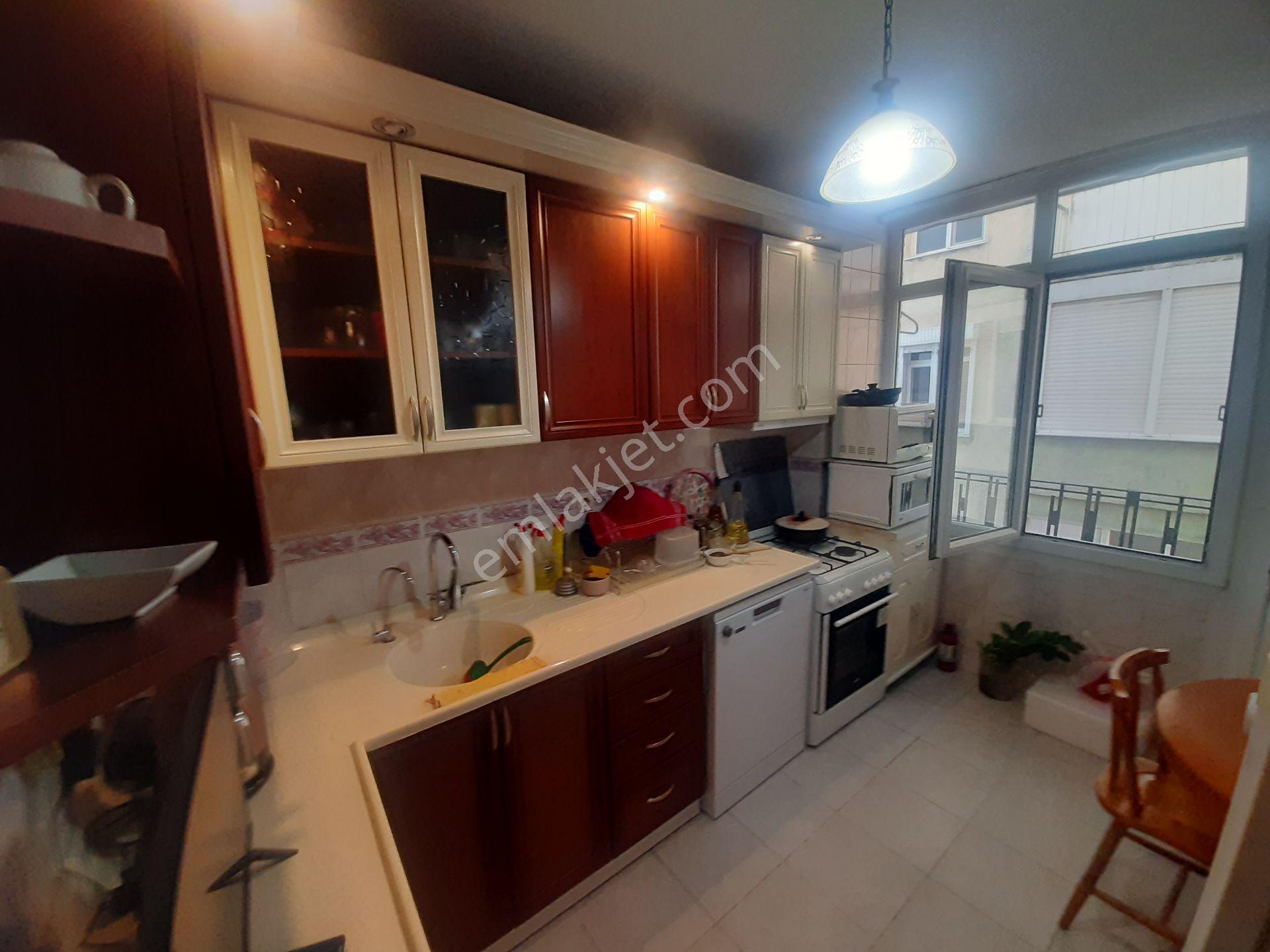 Mithatpaşa Caddesinde Sağlık Bloklarında Satılık Daire - Görsel 5