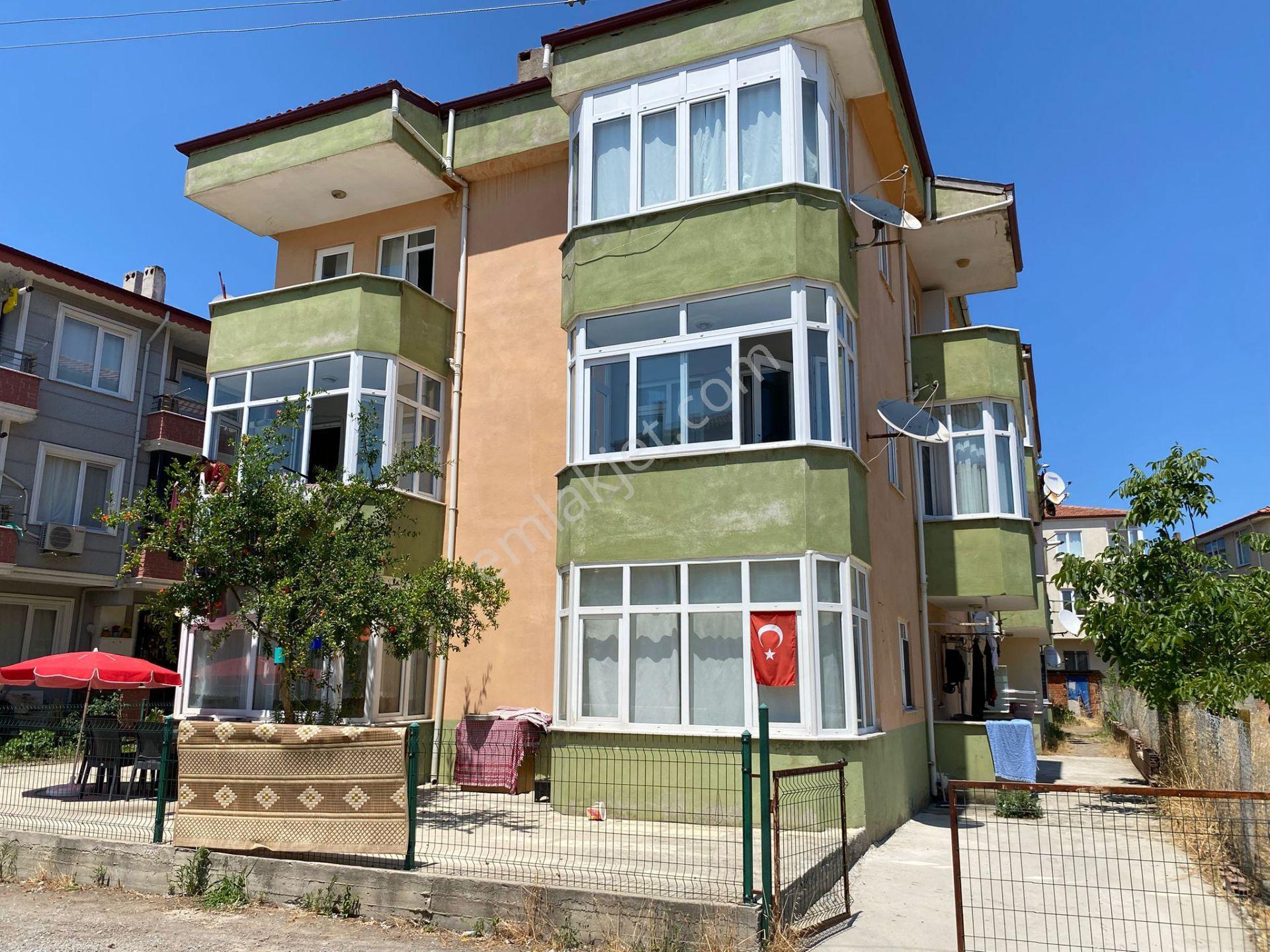 Bahçe Kat Eşyalı Kiralık 2+1 Daire...3 Balkonlu - Görsel 2