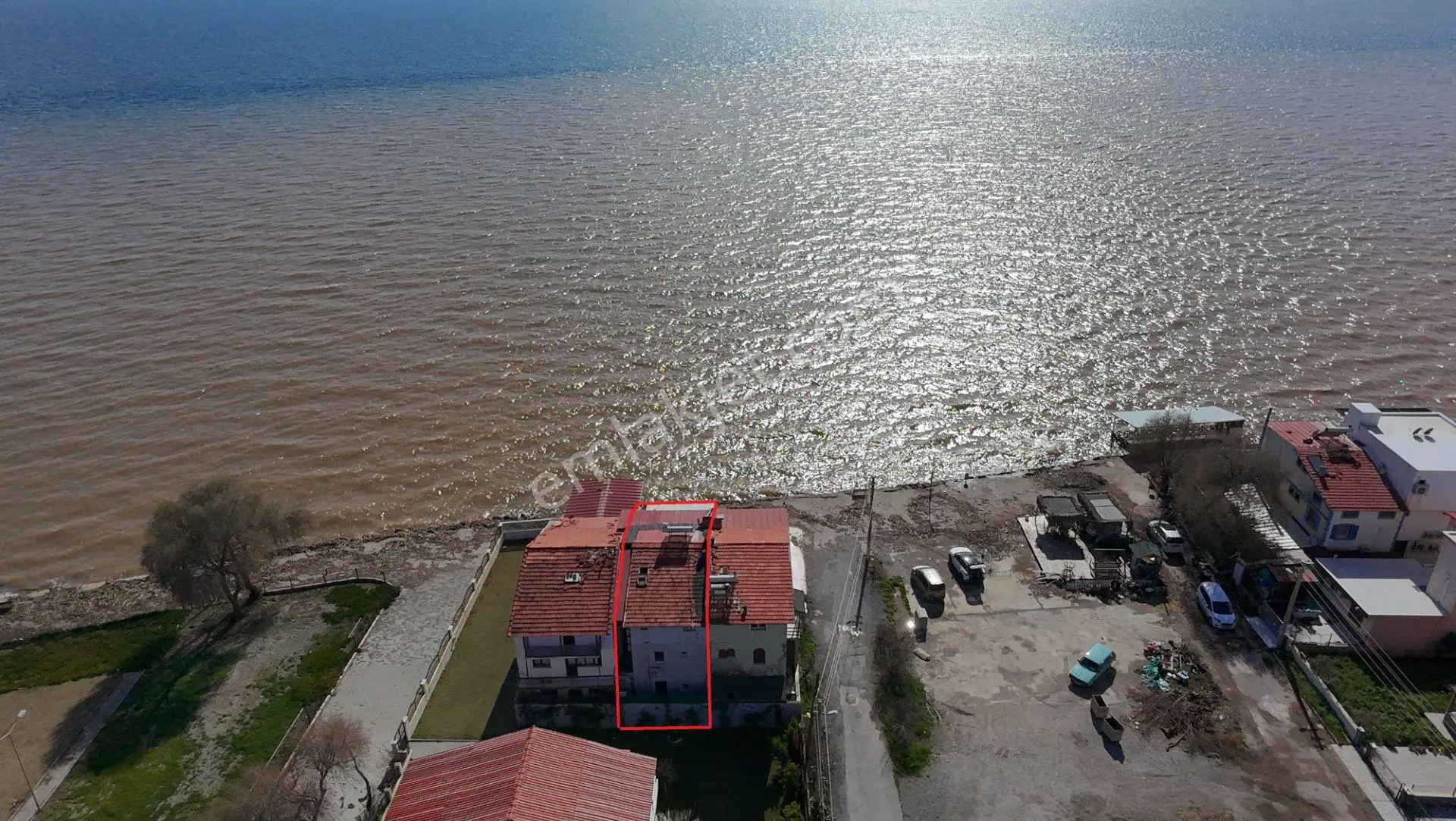 Orhanbey'de Denize Sıfır 2+1 Satılık Daire